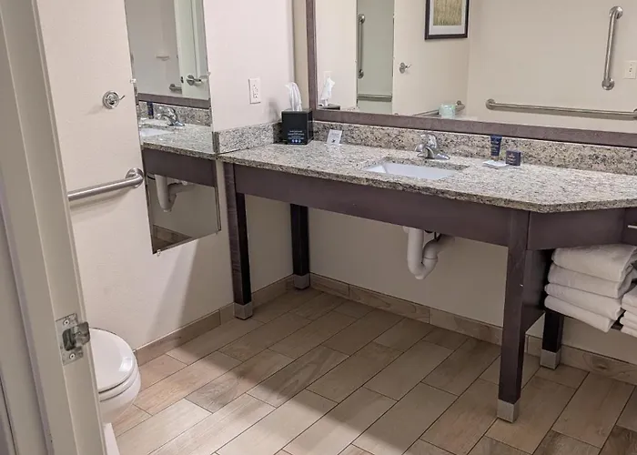 Grandstay Hotel & Suites Rock Valley