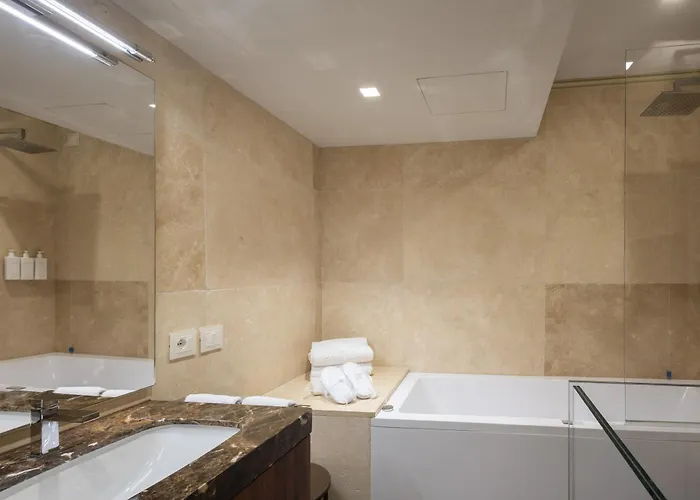 Donati Luxury Tower Suites