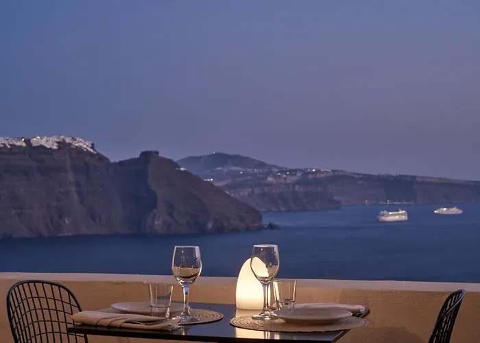 Mr And Mrs White Oia - Santorini