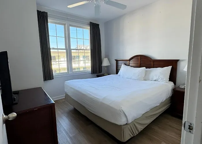 Ebb Tide Suites