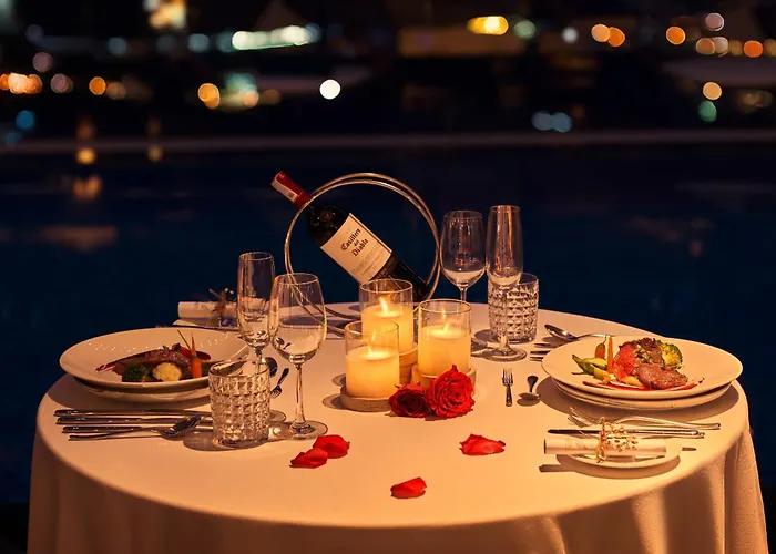 Delasea Ha Long Hotel - Modern Bayview Escape