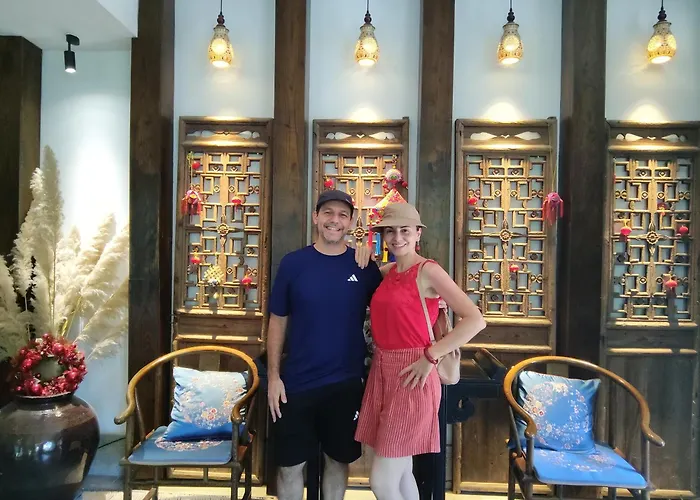 Guilin Qingshanshe Hotel -Free Pick Up Train Station Stay Two Nights