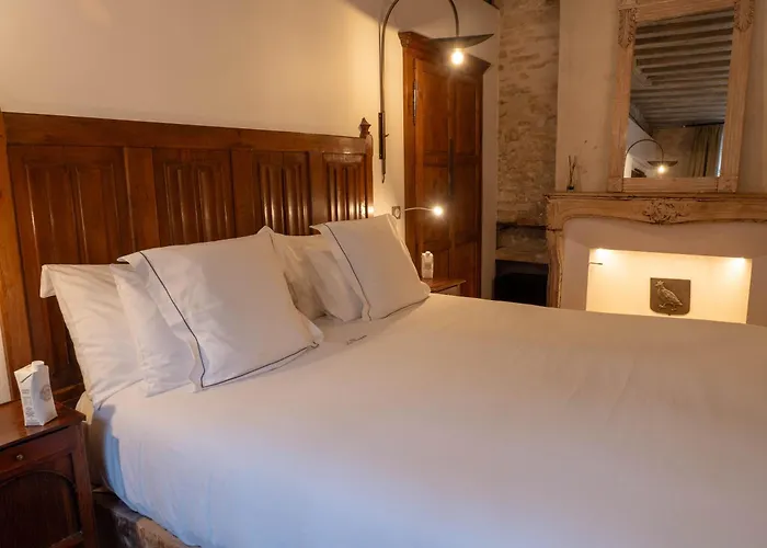 Les Remparts Hotels Et Demeures Historiques