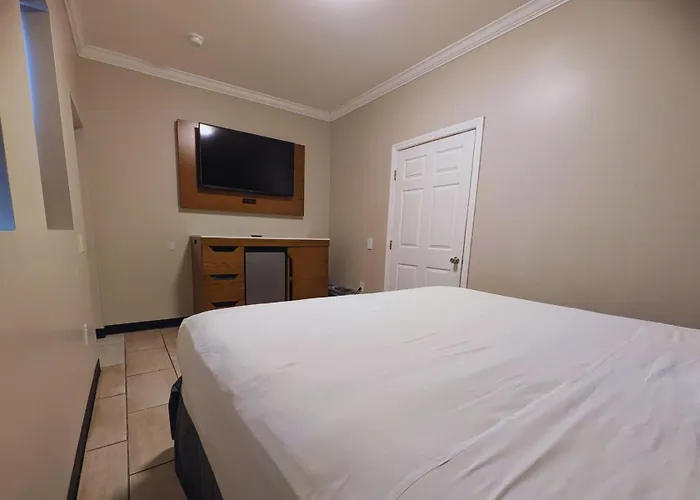 Coastal Sands Inn