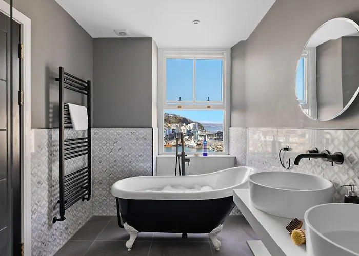 Leader Suite - Sea View - Free Wi-Fi