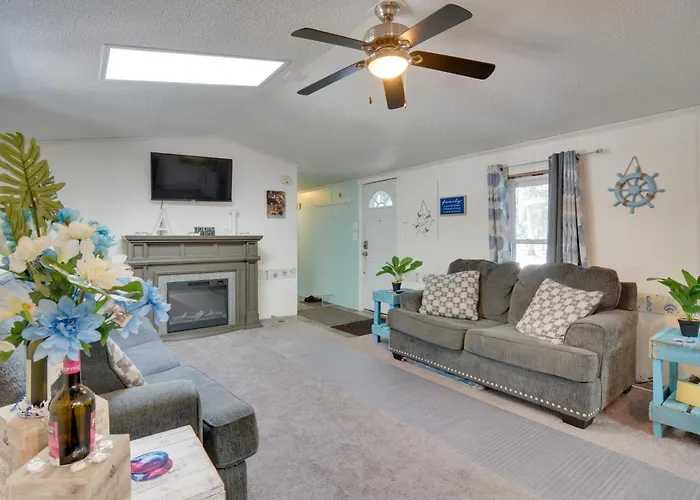Houghton Lake Area Home W/ Fire Pit & Yard!