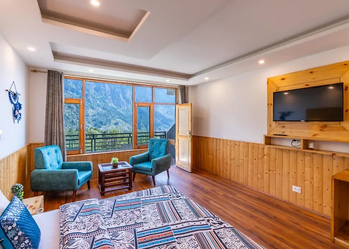The 14 Gables, A Boutique Stay, Manali - Pet Friendly - Balcony Rooms - Crown Palace