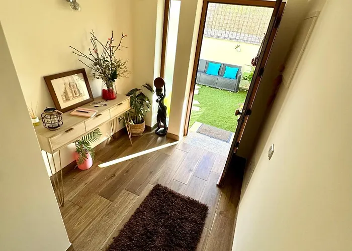 Charming Cozy Retreat - Terrace & Private Balcony