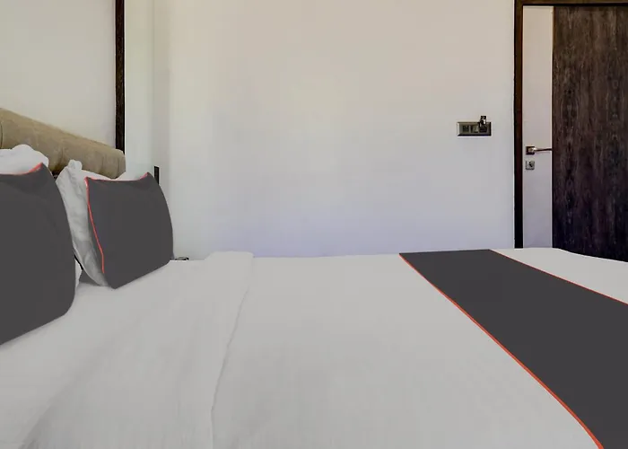 Townhouse Poona Royal