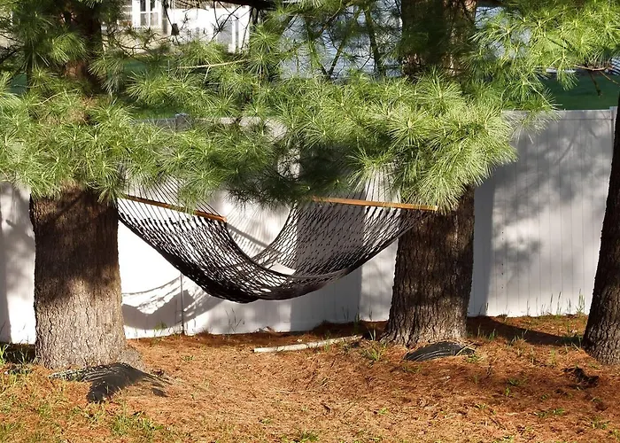 The Hemlock/Hot Tub/Golf/Private Yard
