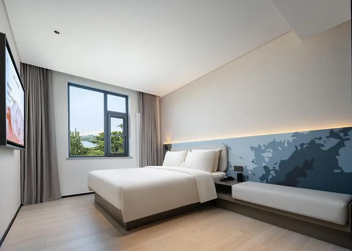 Atour Light Hotel Jinan The Laming Lake Scenic Area