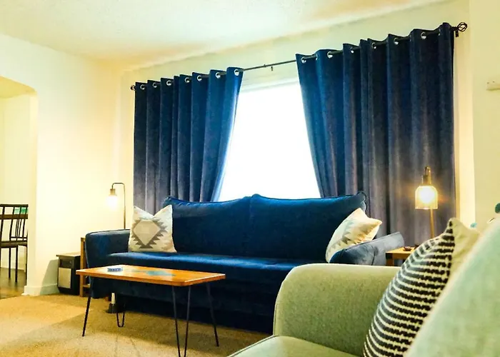 Downtown Blue Room At Villages On Aurora