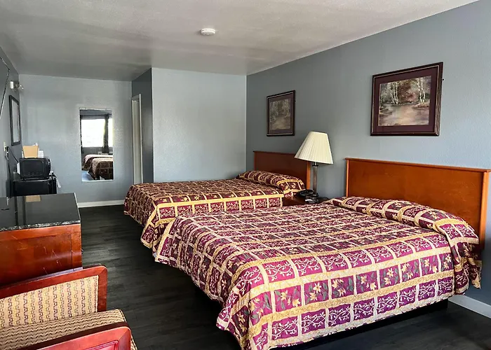 Oasis Inn And Suites