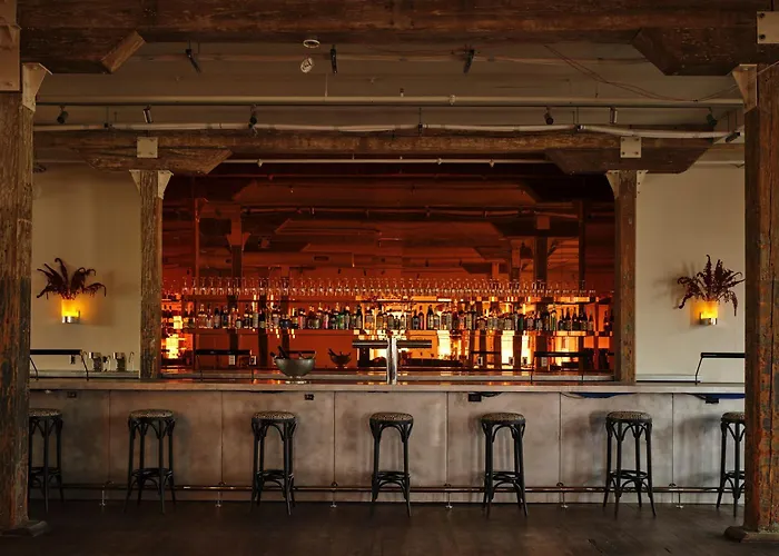 Pocketbook Hotel And Baths
