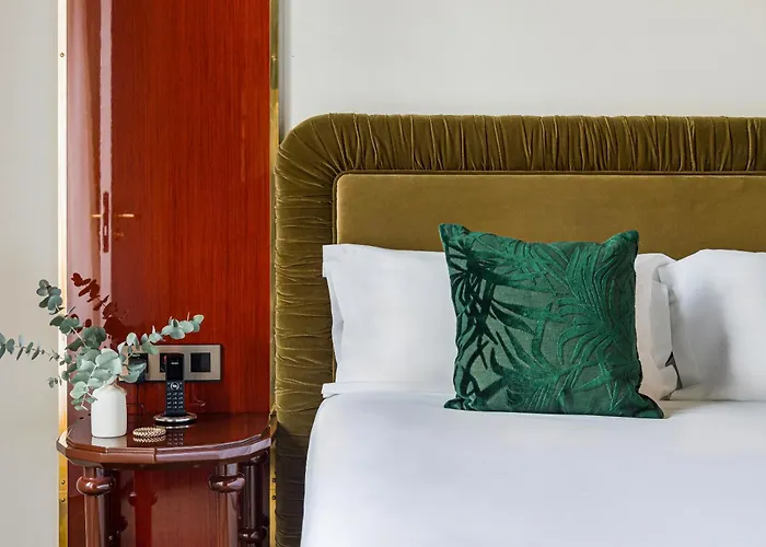 Hotel La Cour Du 6