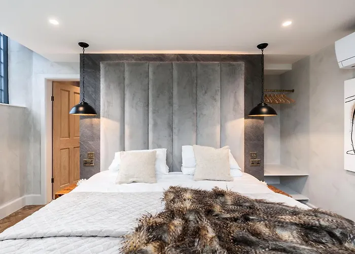 6 Star, Brand New, Stunning Luxury Suites In A Characterful Historic Manor, Blending Timeless Charm With Modern Style! Welcome To The Old School Manor, Halkyn!!