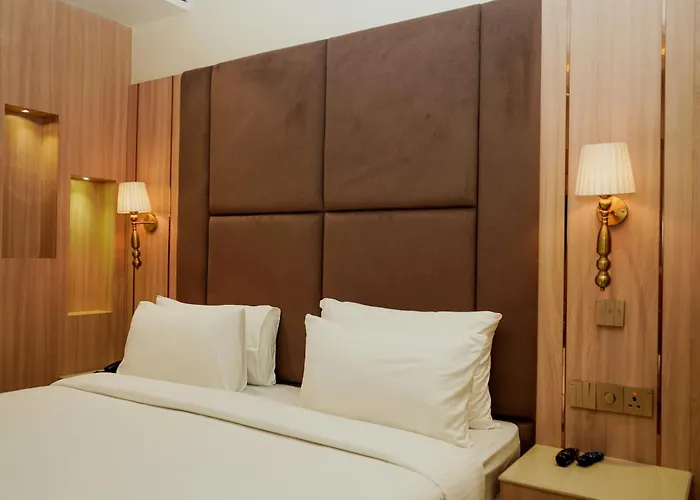 Hotel The Elite