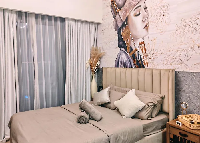 An Entire Charming Designed Apt - Riviera Residence - Just Minutes To Downtown!