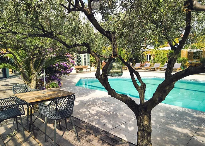 Tropic Hotel