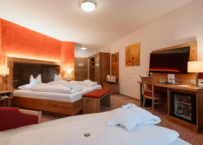 Hotel Neuhaeusl - Herzlich Familiaer
