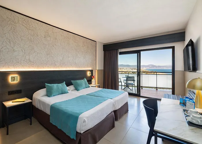 Hotel Puente Real