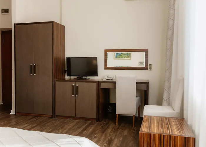 Hotel N