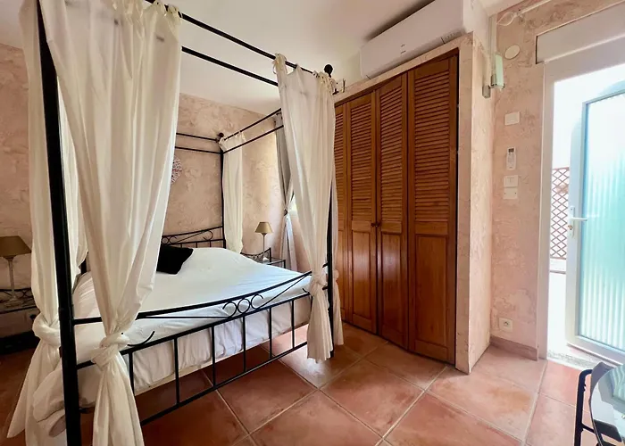 Logis Hotel Les Grenadines