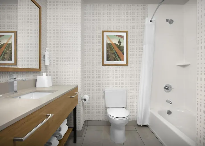 Hampton Inn & Suites Phoenix Glendale-Westgate