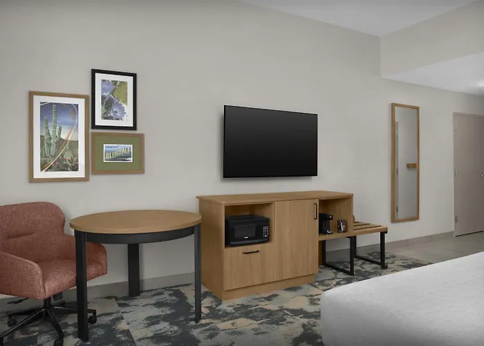 Hampton Inn & Suites Phoenix Glendale-Westgate