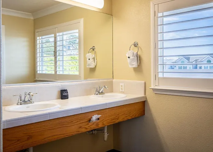 Cayucos Beach Inn