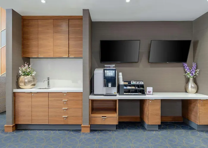 Sandman Signature Mississauga Hotel