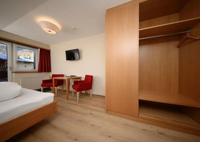 Hotel Garni Maria Theresia - Official Ötztal Summer Card Partner