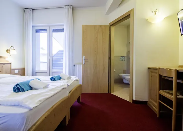 Liz Hotel & Apartments