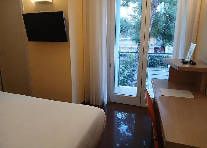 Hotel Chiaraluna