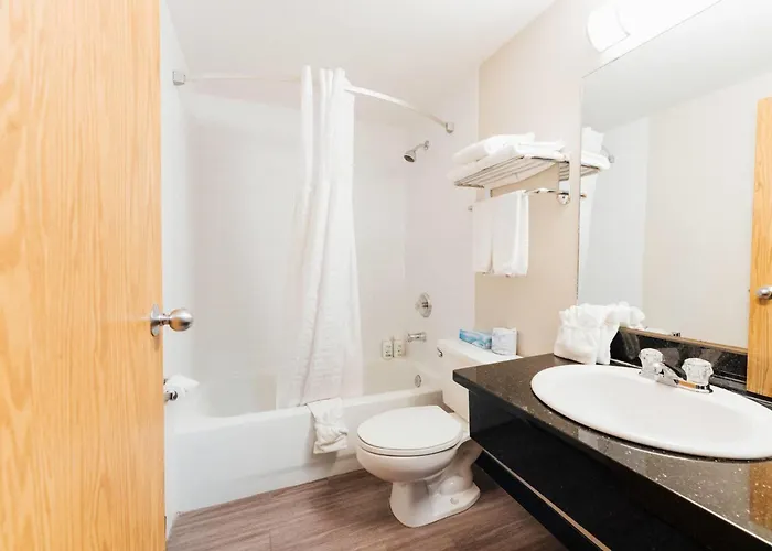 Super 8 By Wyndham Grande Prairie