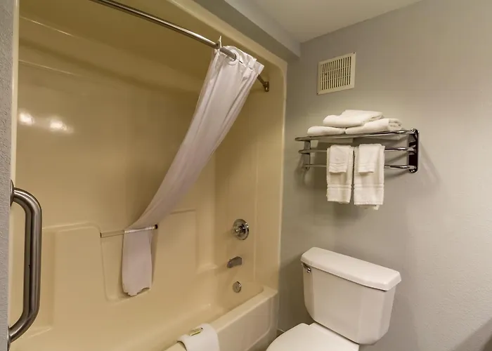 Greenfield Inn & Suites Owensboro, Ky Airport