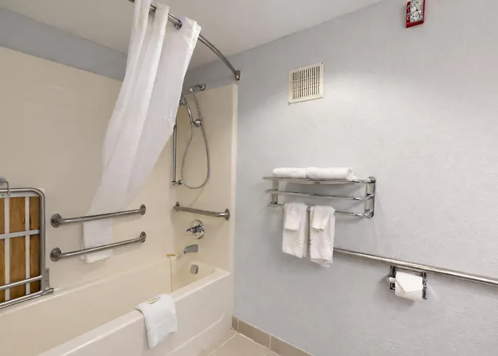 Greenfield Inn & Suites Owensboro, Ky Airport