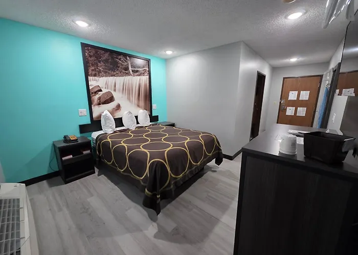 Super 8 By Wyndham Emporia