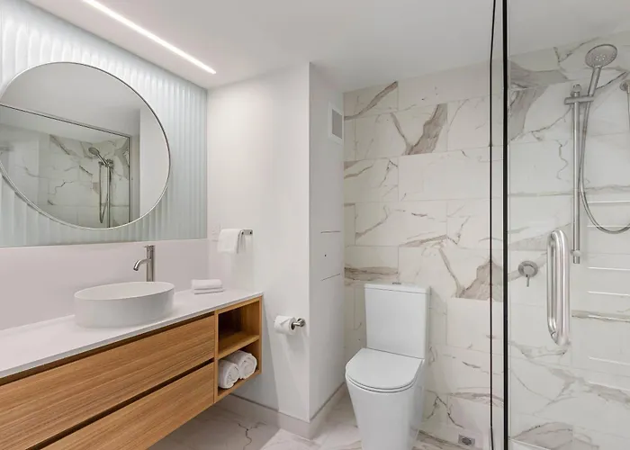 Hotel Elms Christchurch, An Ascend Collection Hotel