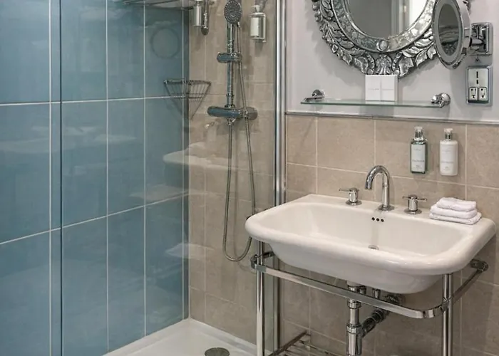 Vanbrugh House Hotel