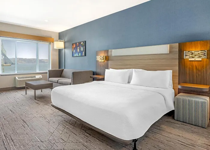 Holiday Inn Express Hotel & Suites Astoria By Ihg
