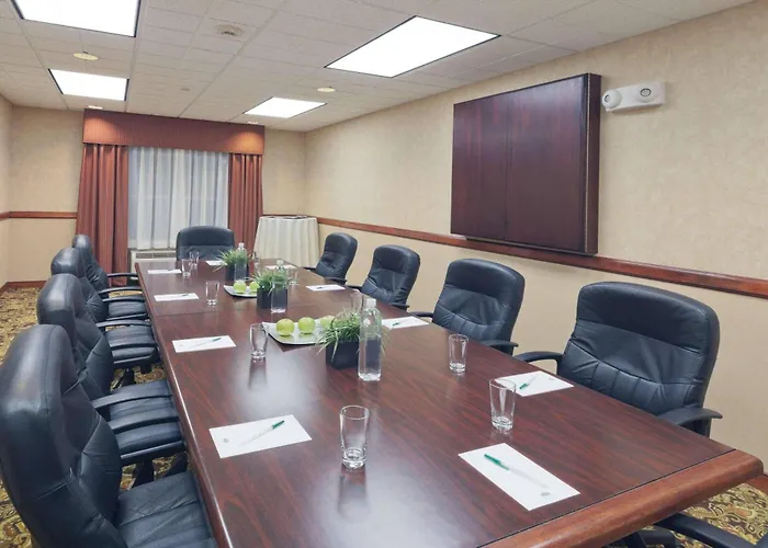 Country Inn & Suites By Radisson, Milwaukee West Brookfield , Wi