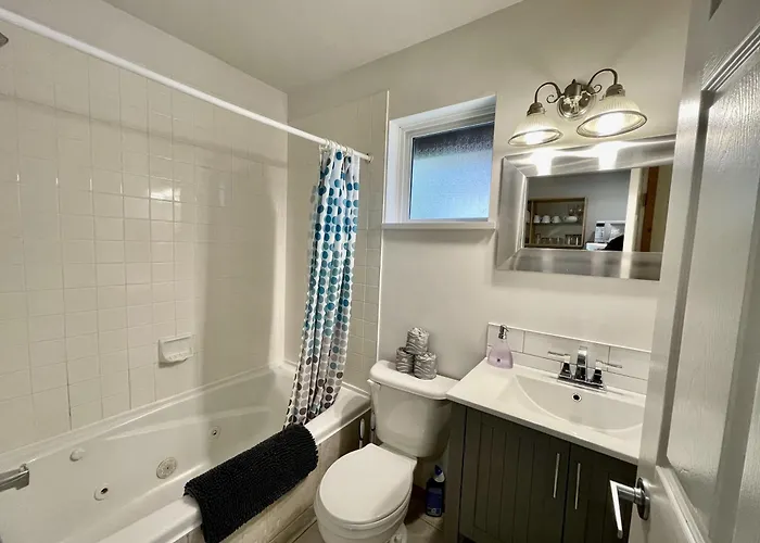 Great Cabin In Close To Walking Trails And Beaches - 13T