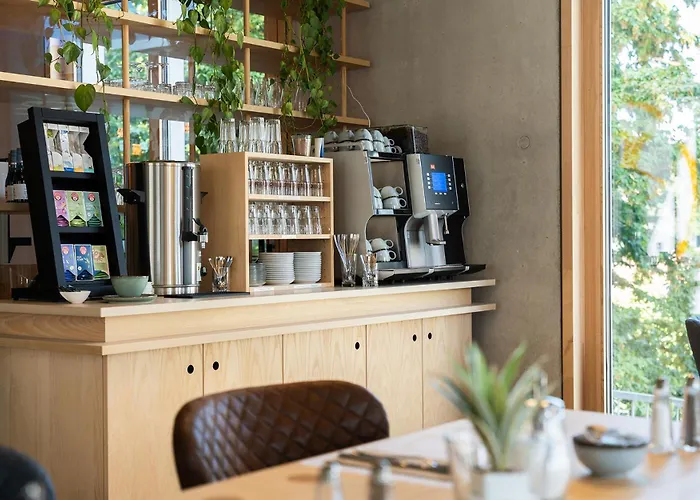 Hotel Bergamo Modern&zentral in Ludwigsburg Klimaanlage 3 Min zum Schloss WLAN Frühstück optional besonderes nachhaltiges Stadthotel in moderner Holzbauweise