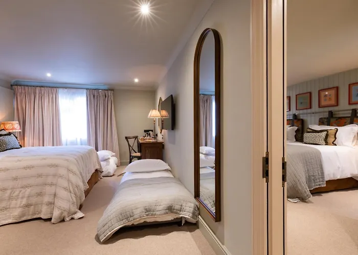 The Potters Heron - A Heartwood Inn