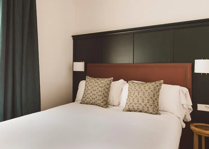 Honest Granada Hotel