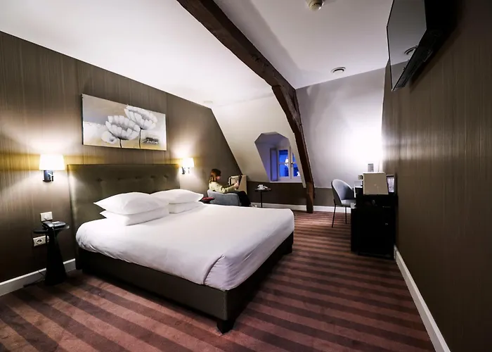 Maison Philippe Le Bon Hotel, Restaurant & Bar Le 19