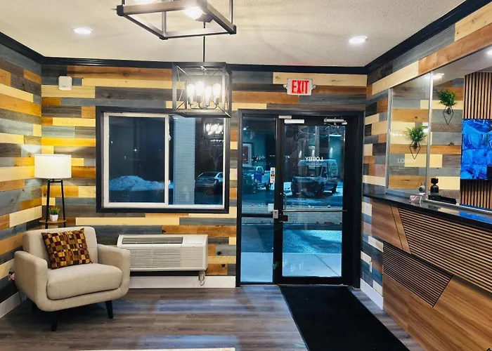 Blaine Town Inn & Suites