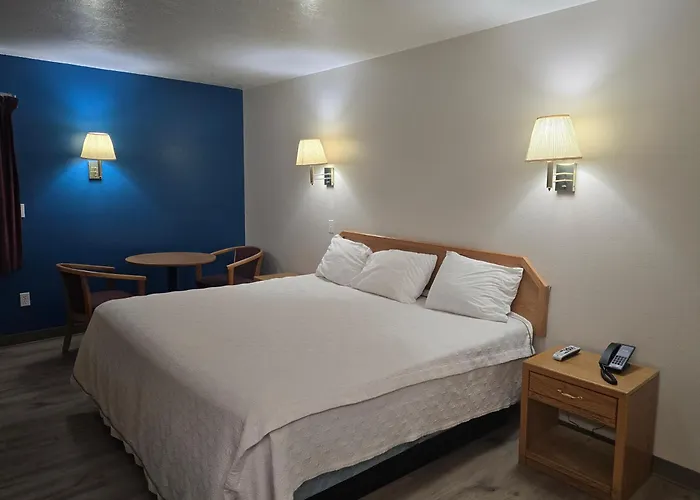 Economy Inn & Suites