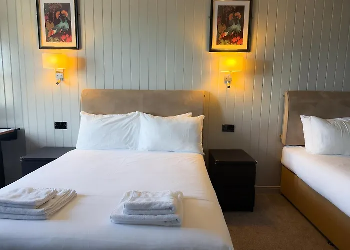 Nomi Rooms & Restaurant